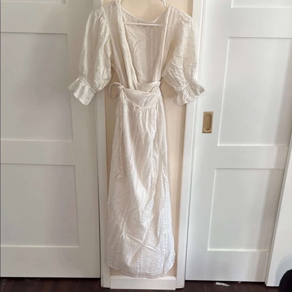 DOA UMA maxi White Wrap Dress - Picture 5 of 9